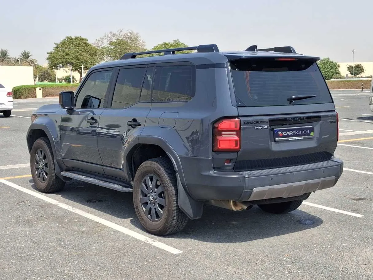 Car image 7