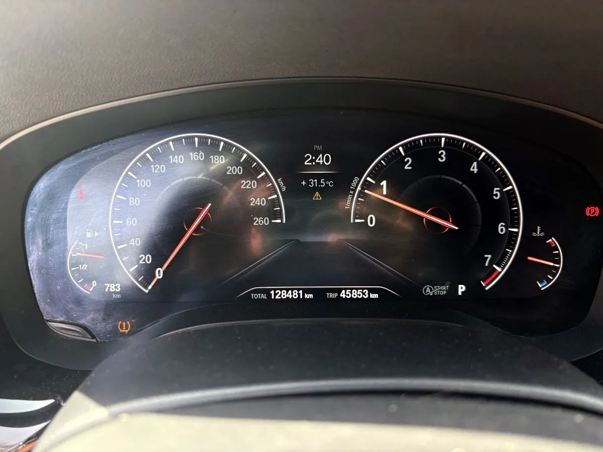 Car image 23