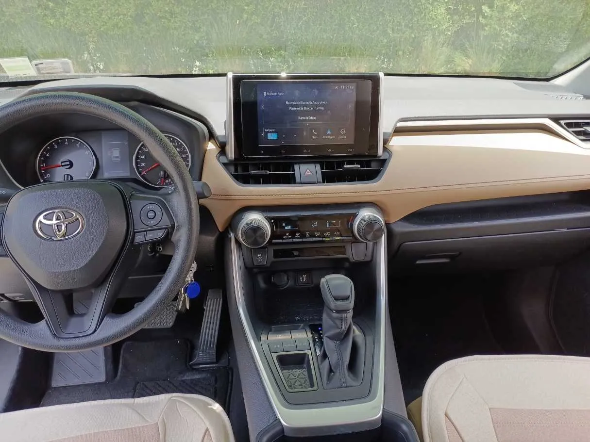 Car image 17