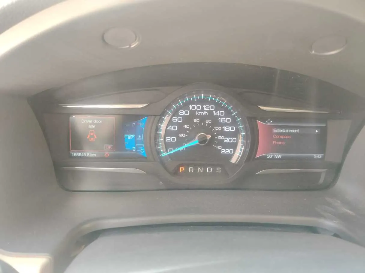 Car image 28
