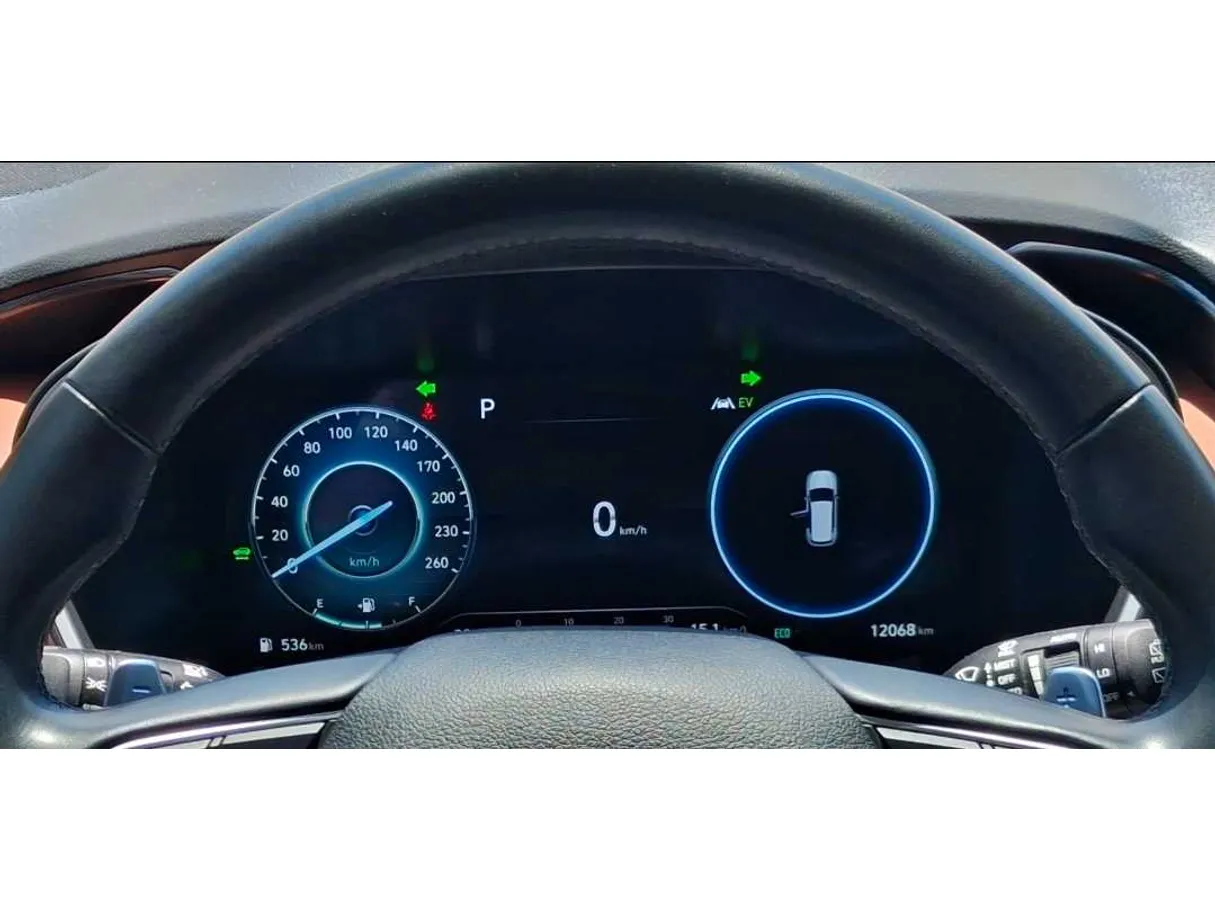 Car image 18