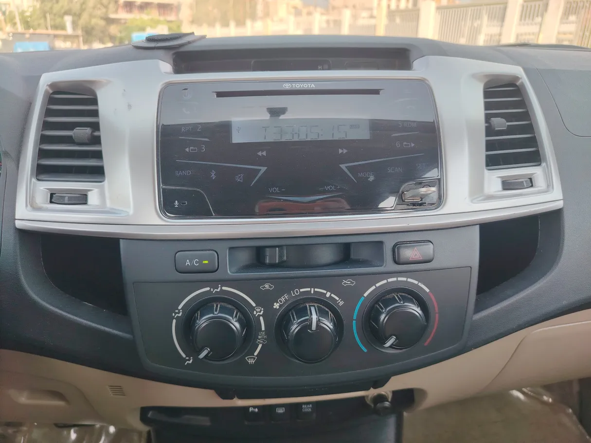 Car image 20