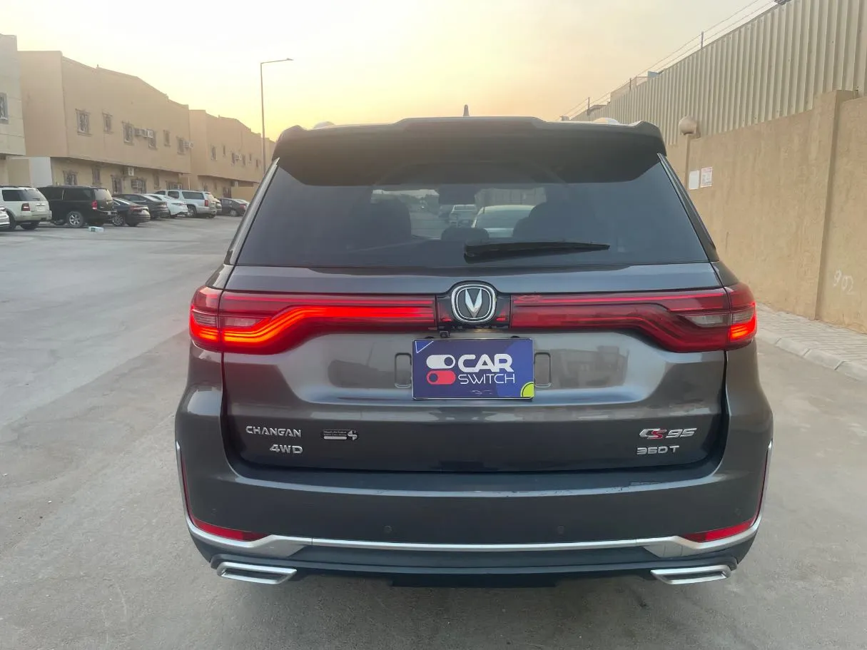 Car image 6
