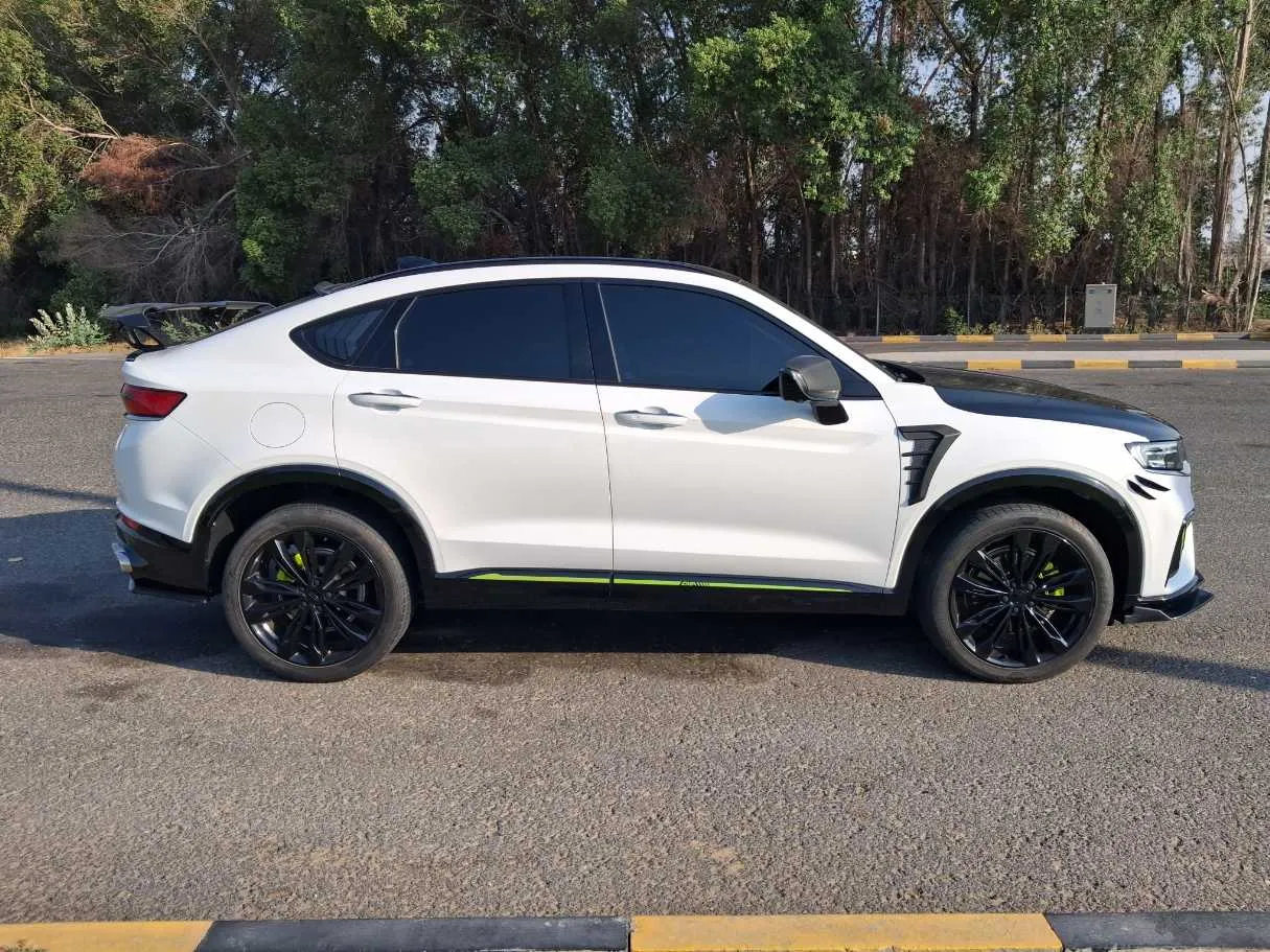 Car image 8
