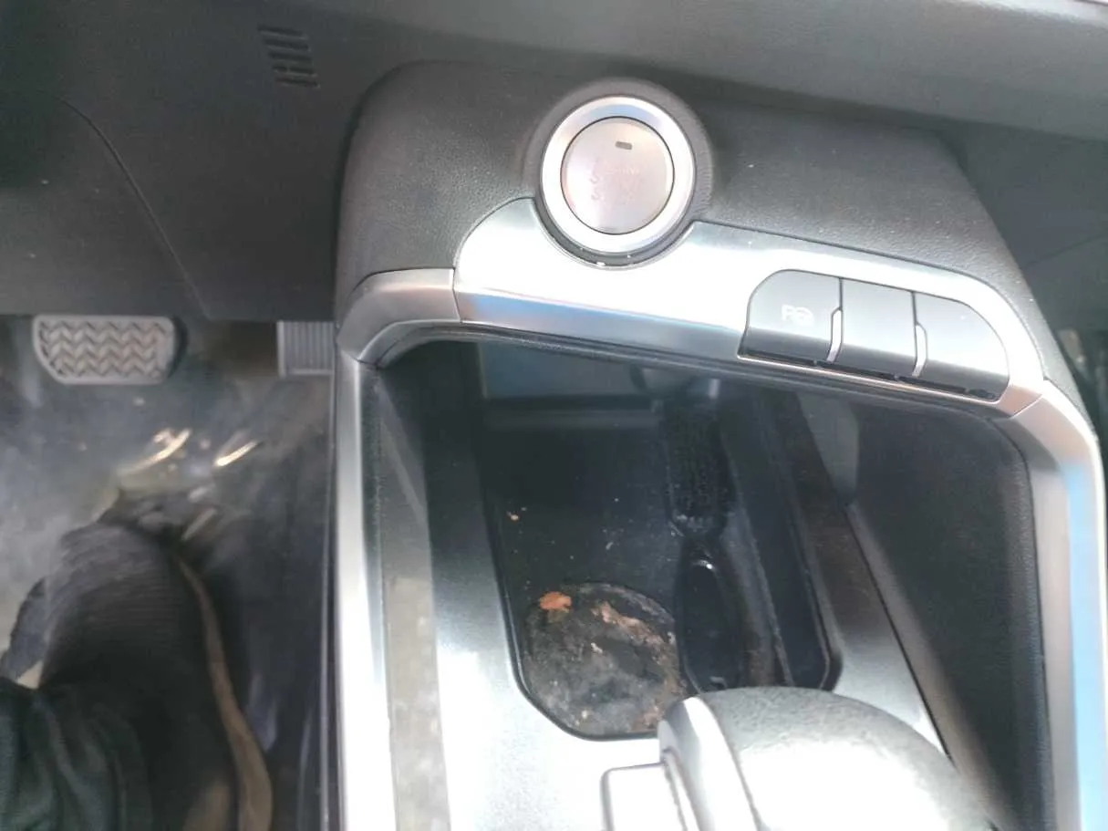 Car image 27