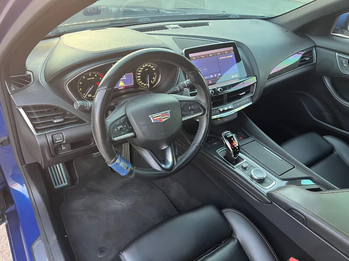 Car image 11