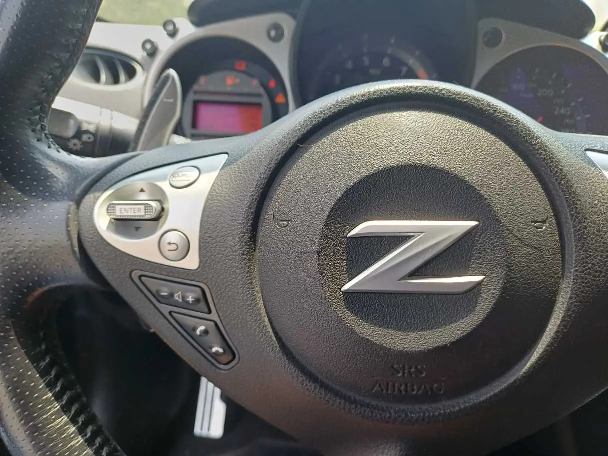 Car image 18