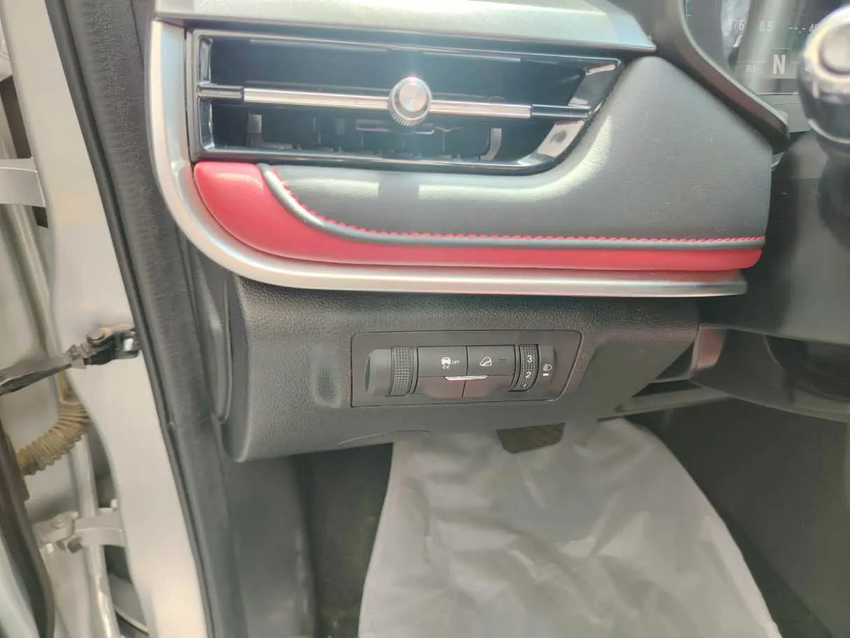 Car image 34