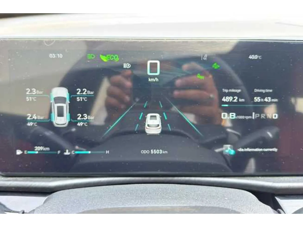 Car image 16