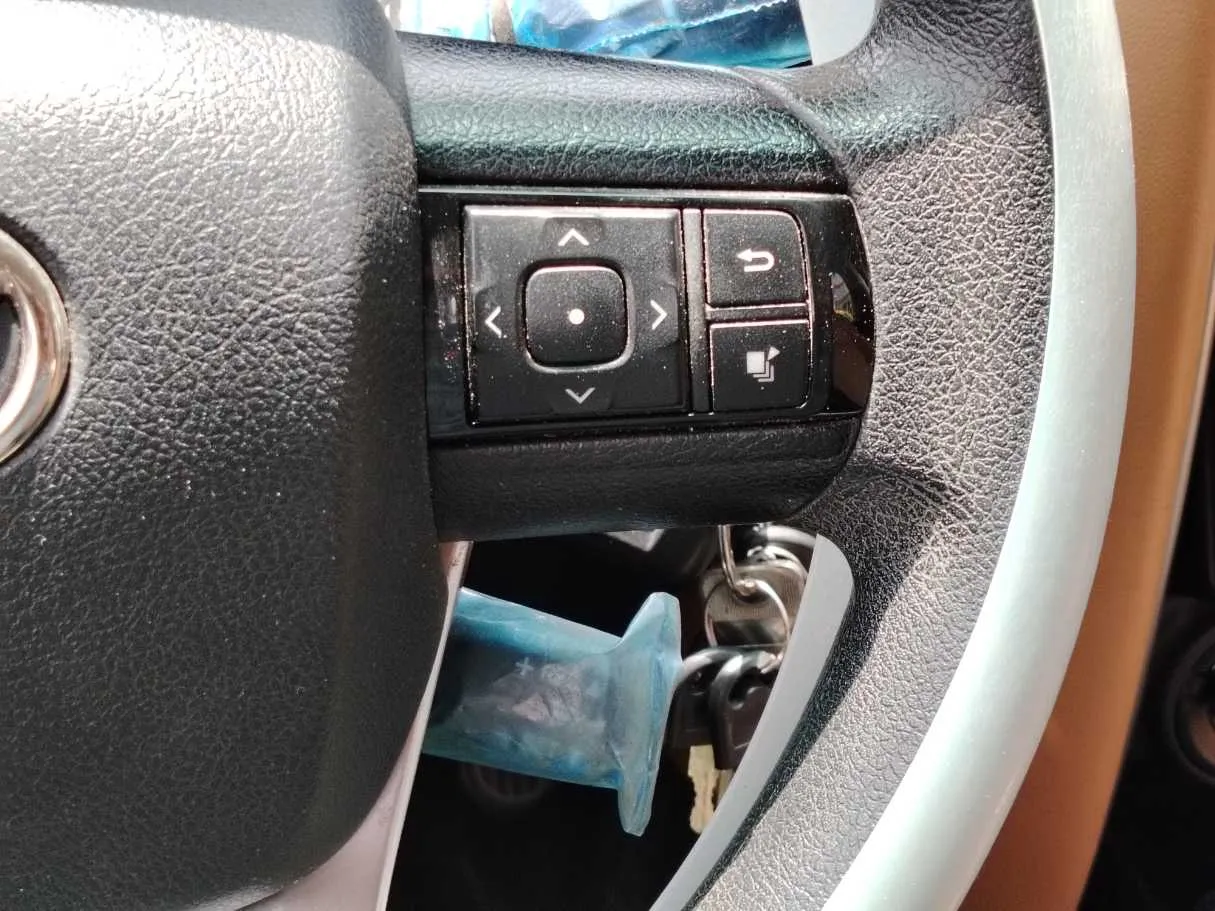 Car image 23