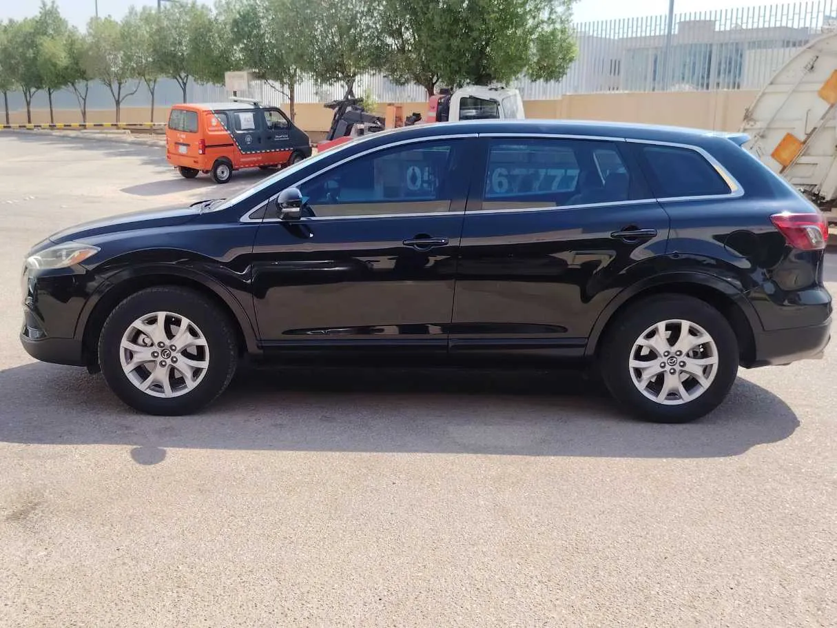 Car image 8