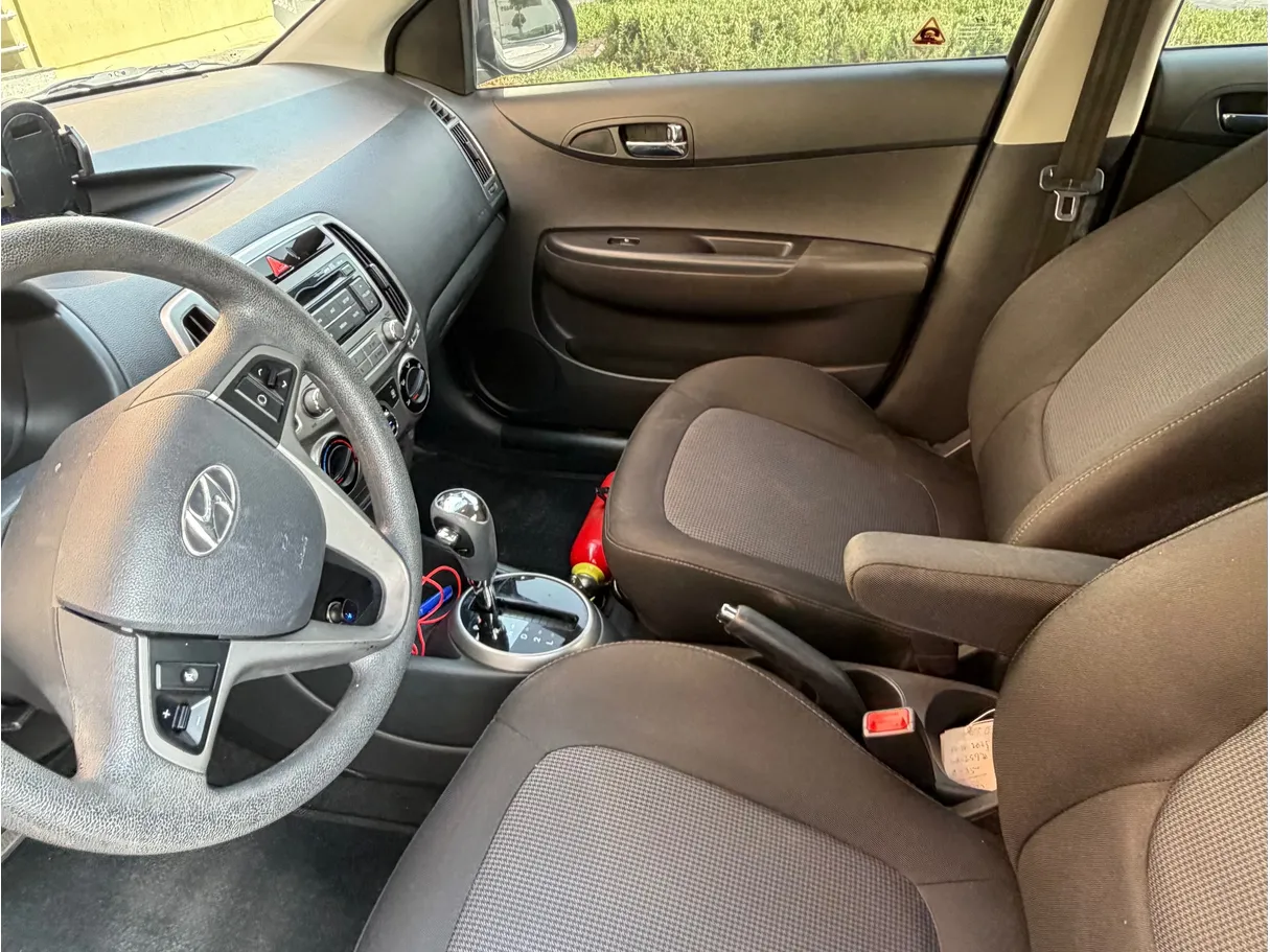 Car image 7