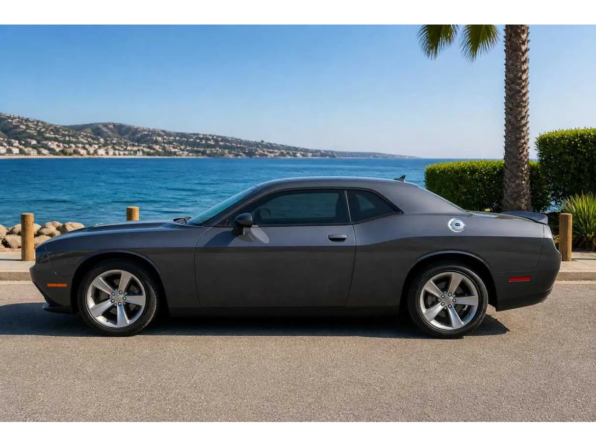 Car image 5