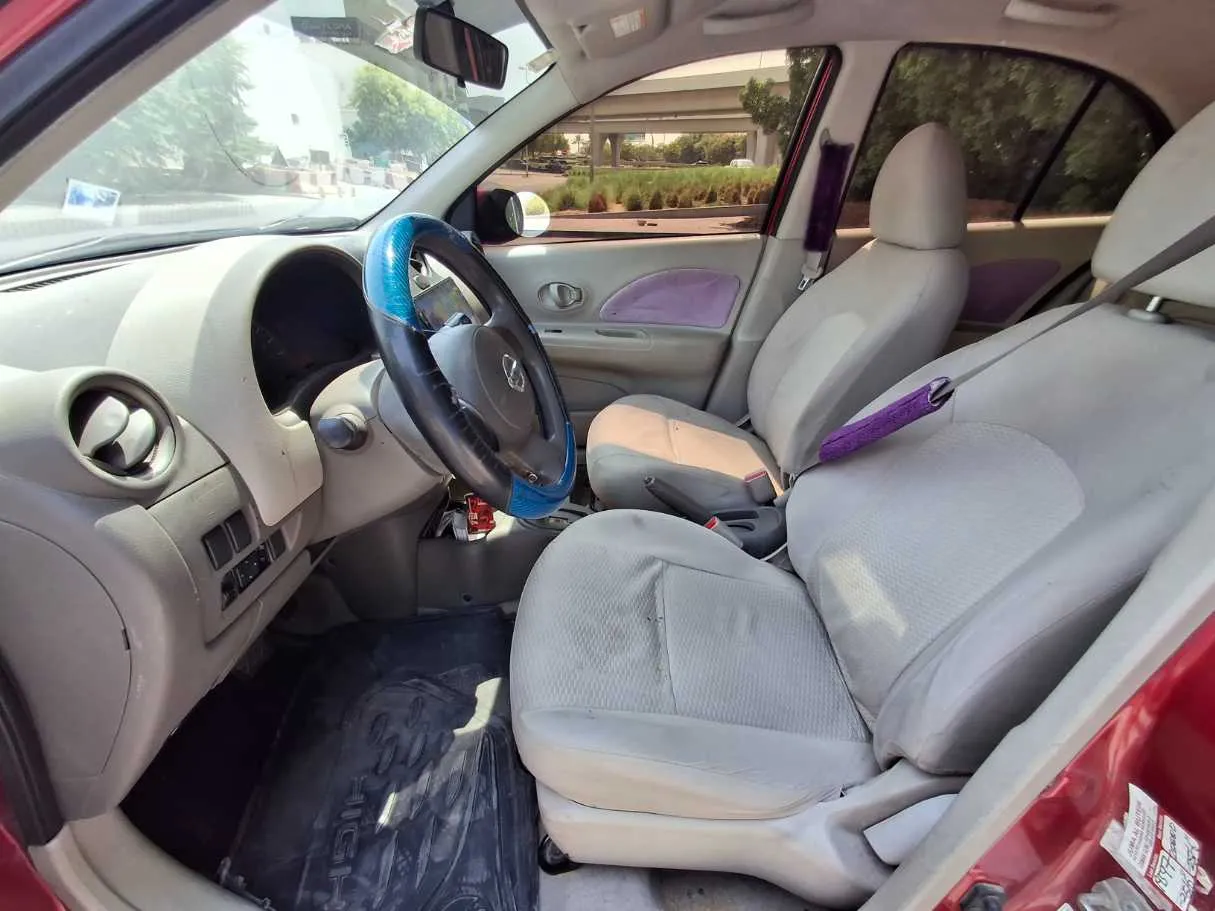 Car image 12
