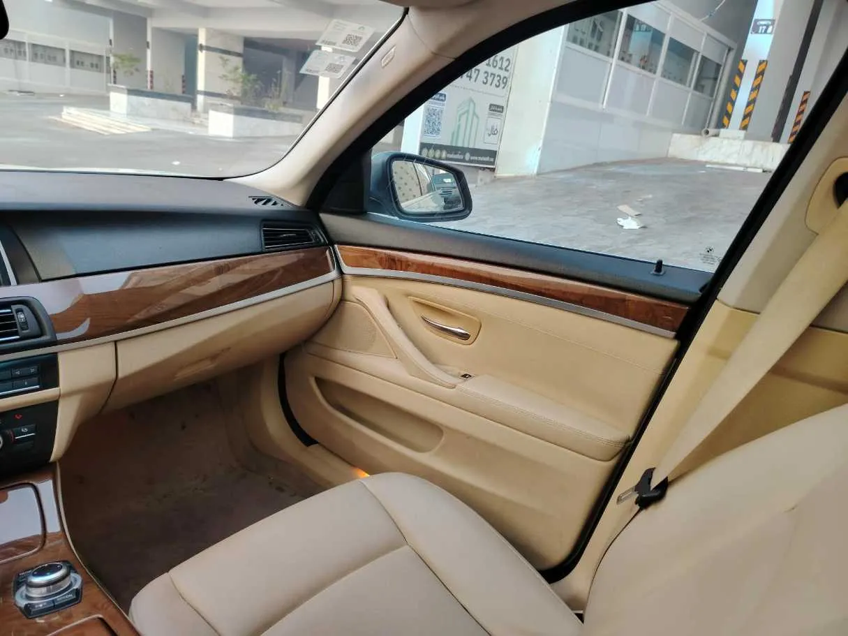 Car image 35