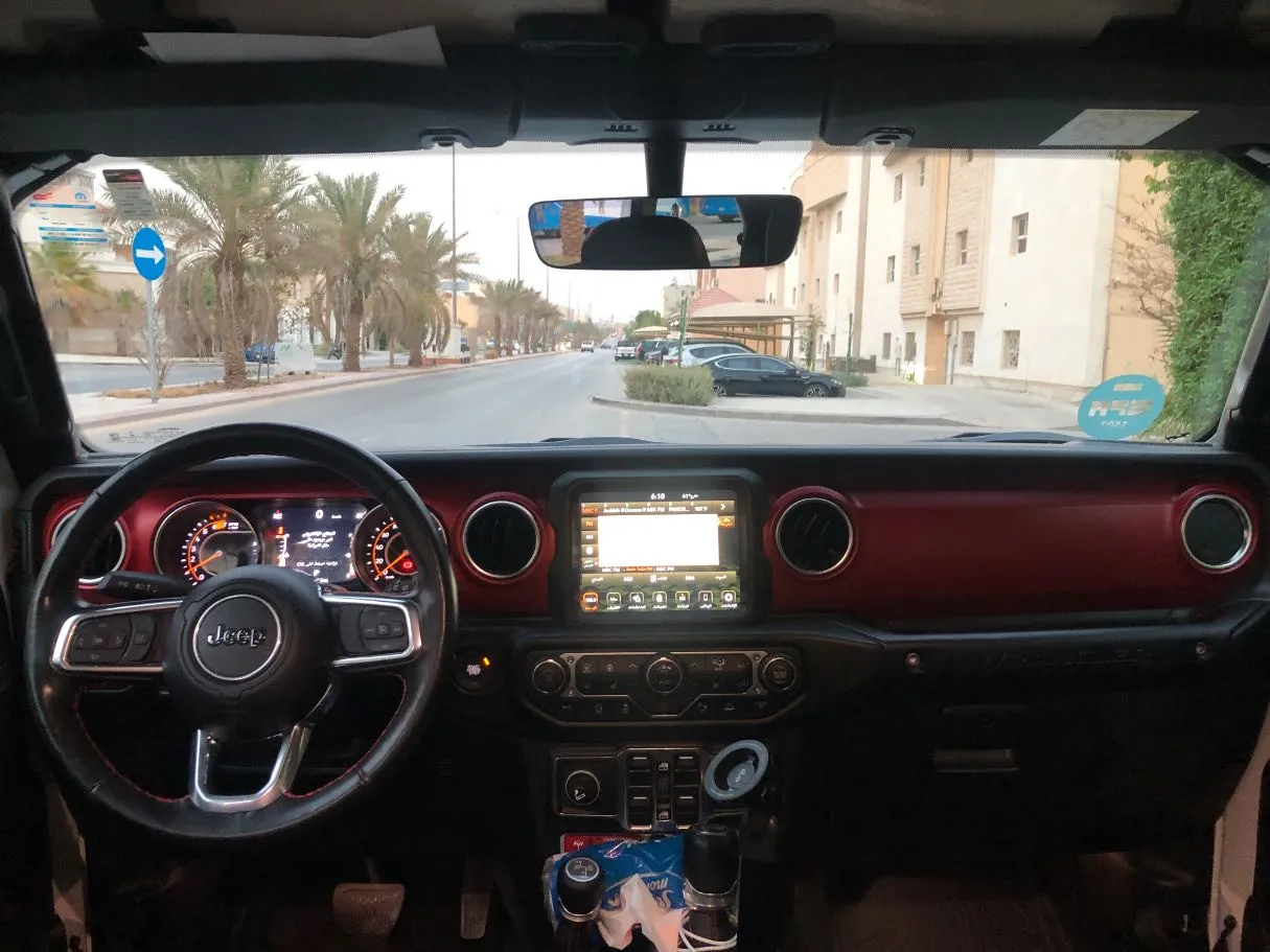Car image 16