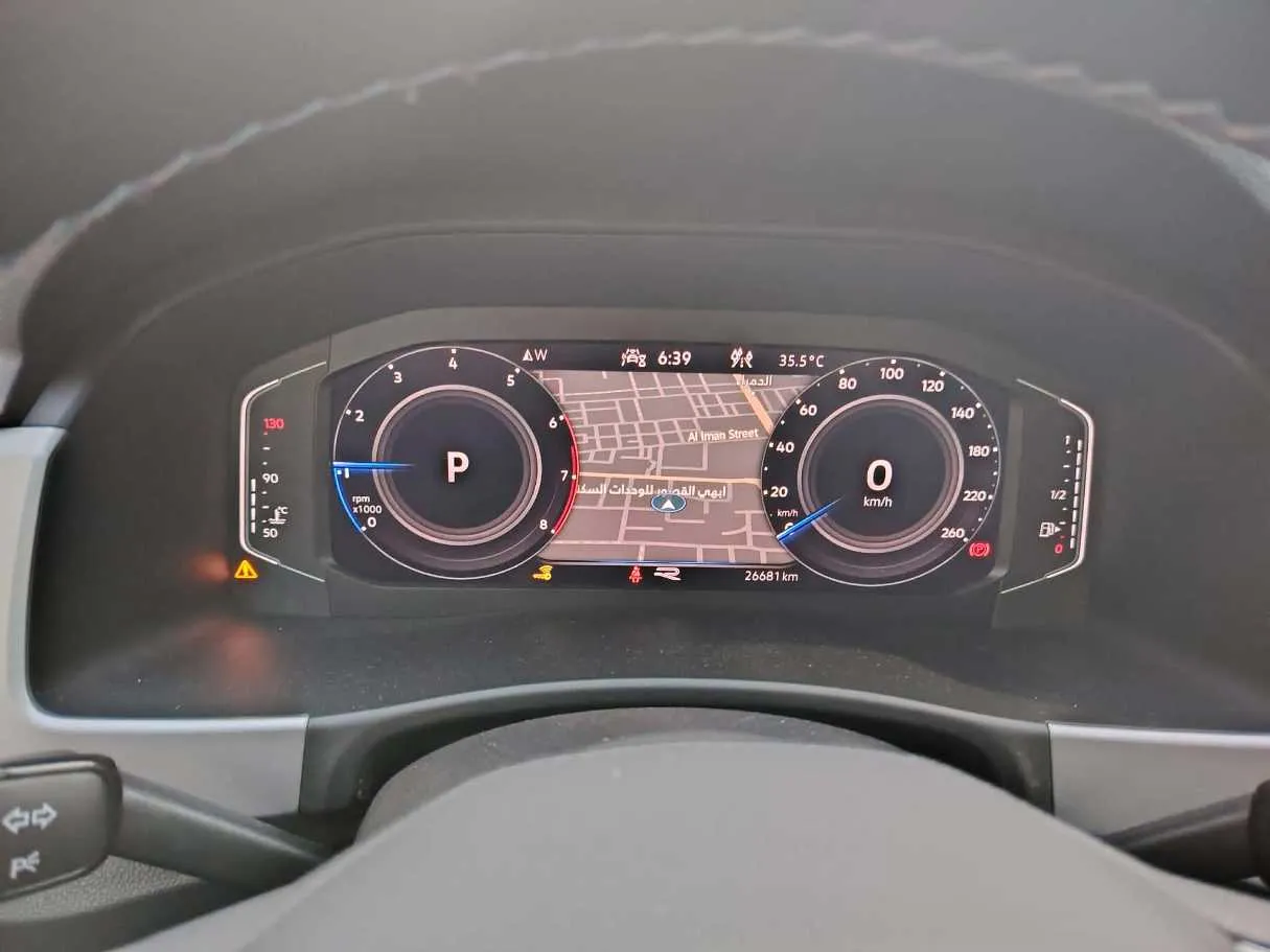 Car image 34