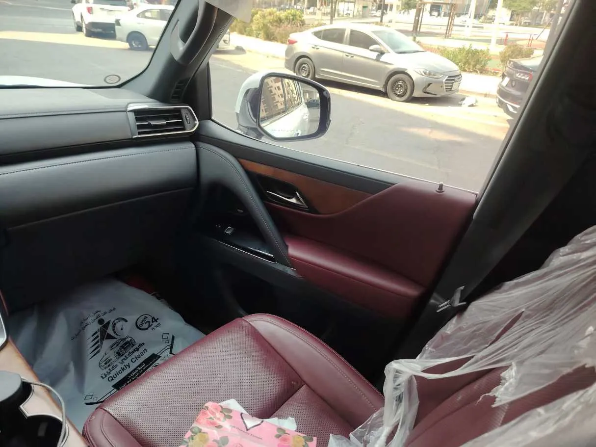 Car image 33