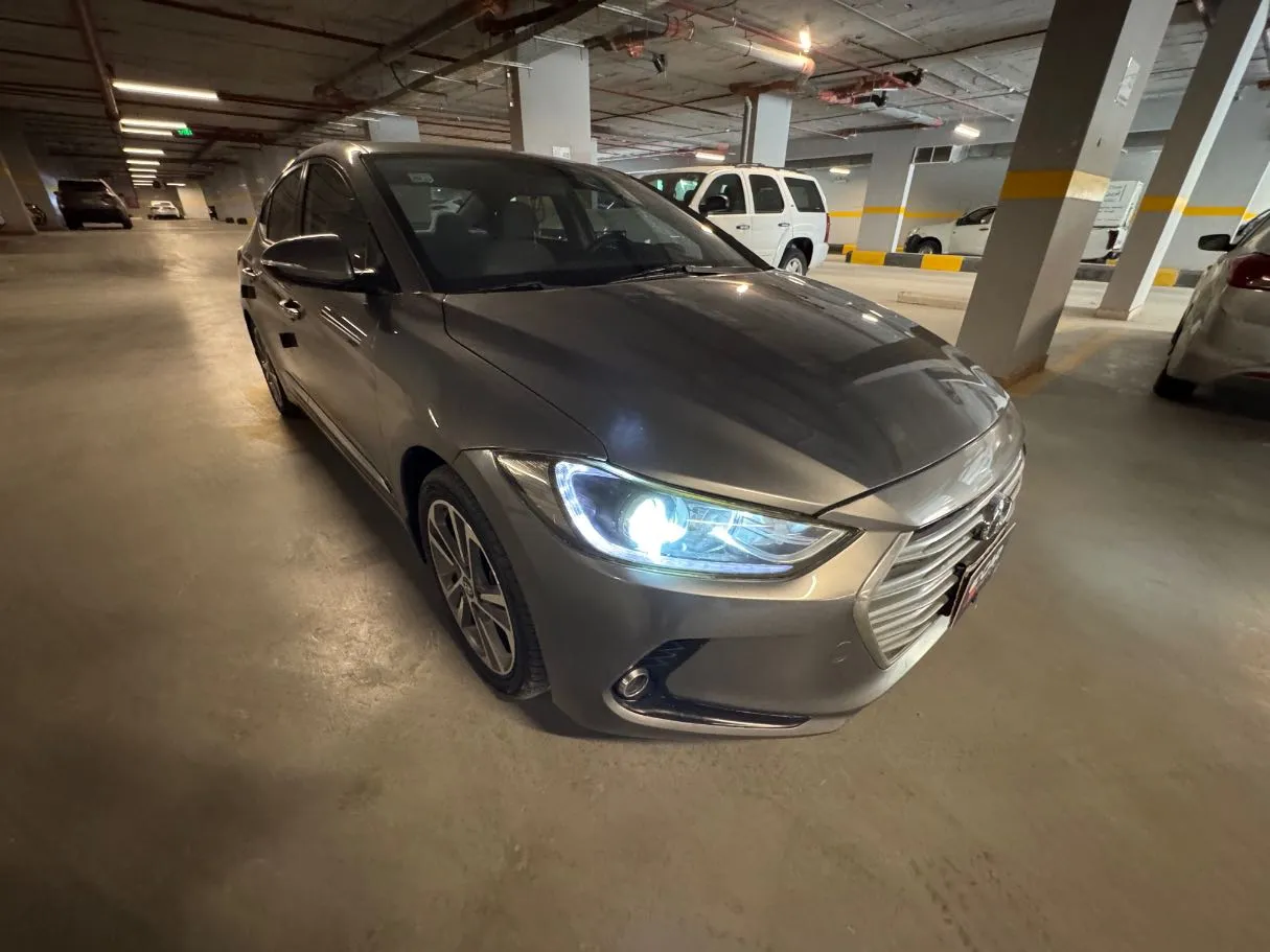 Car image 3
