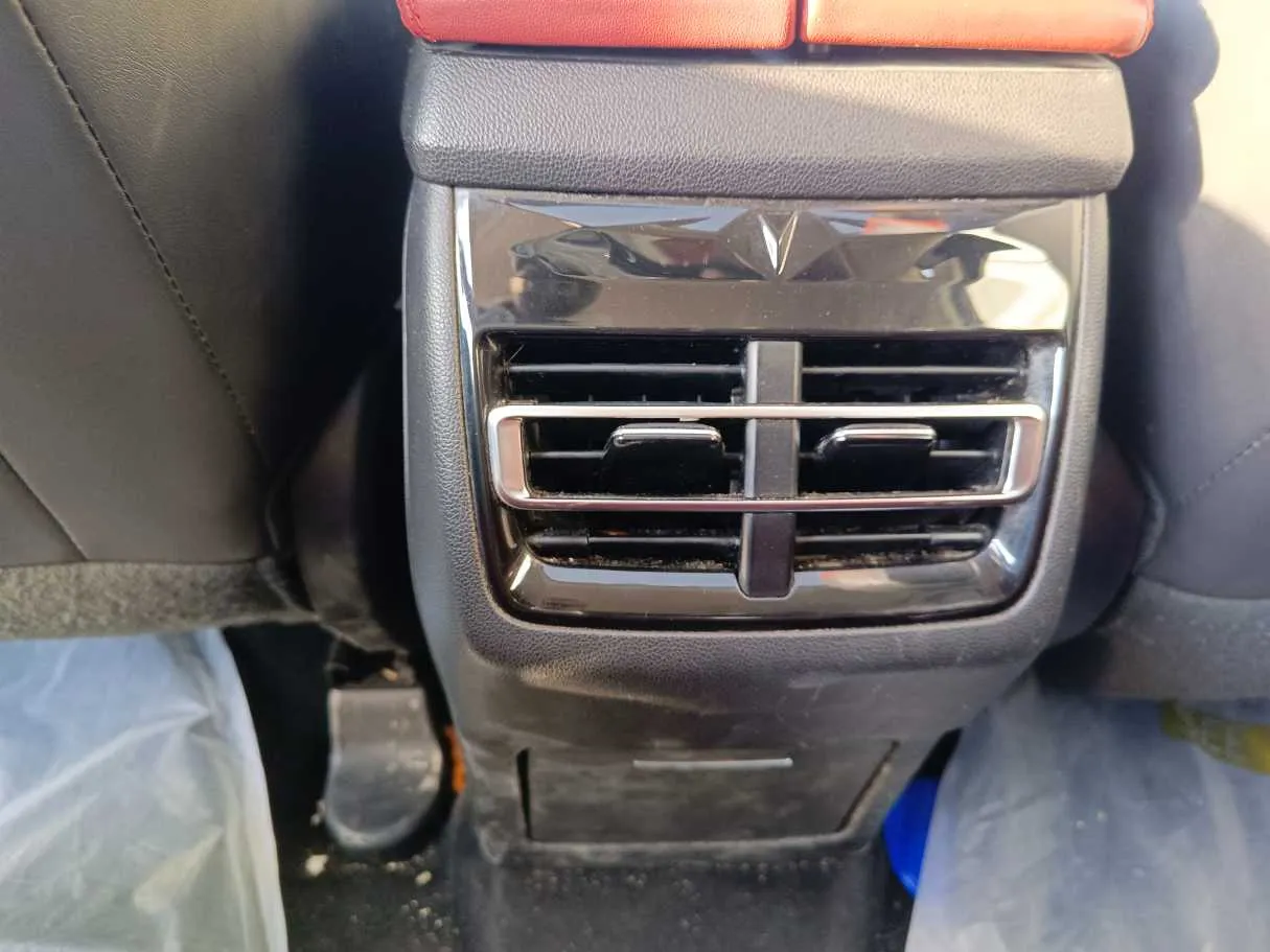 Car image 31