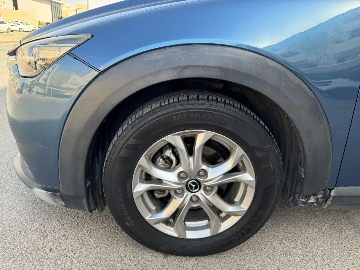 Car image 9