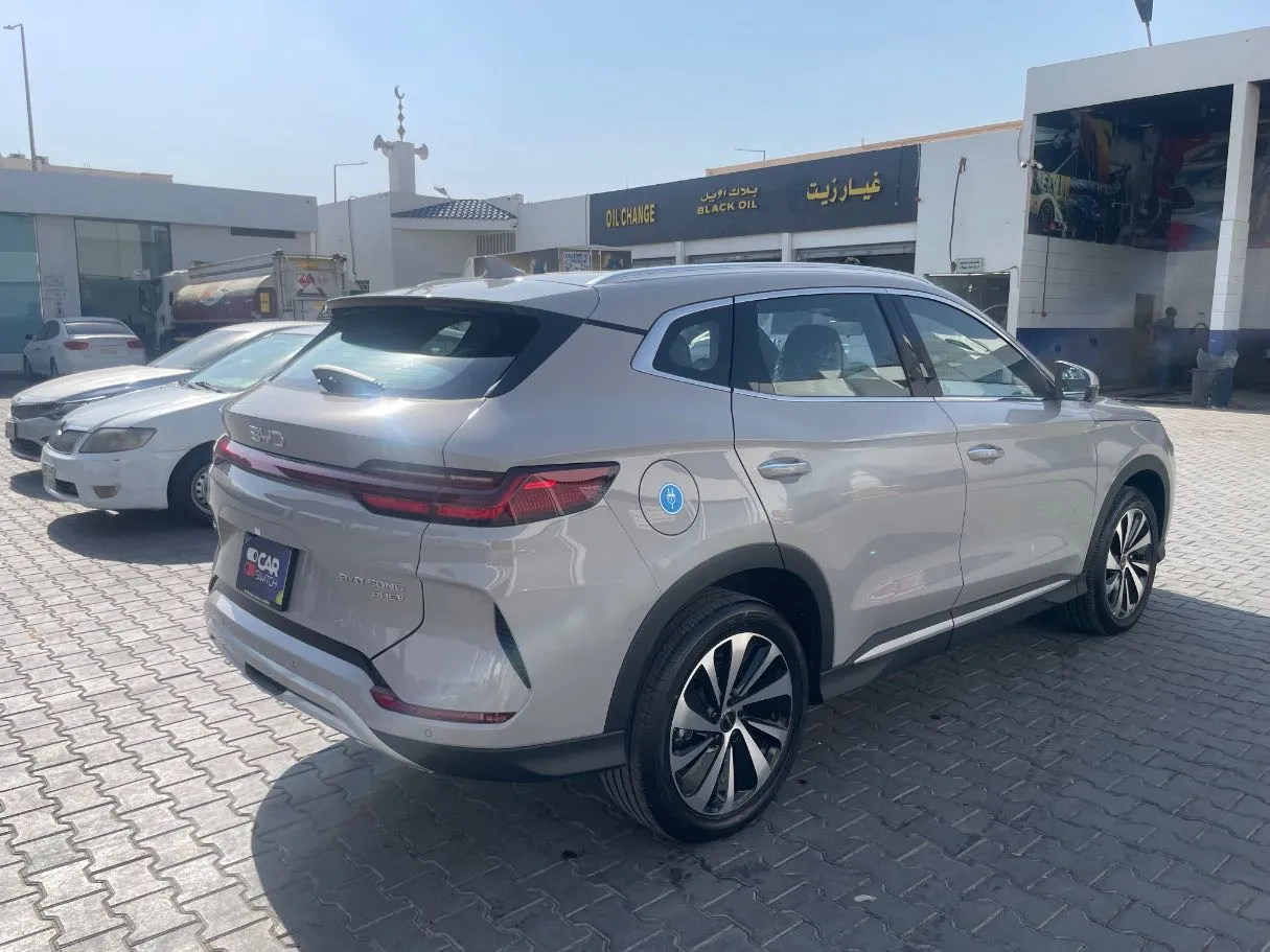 Car image 5