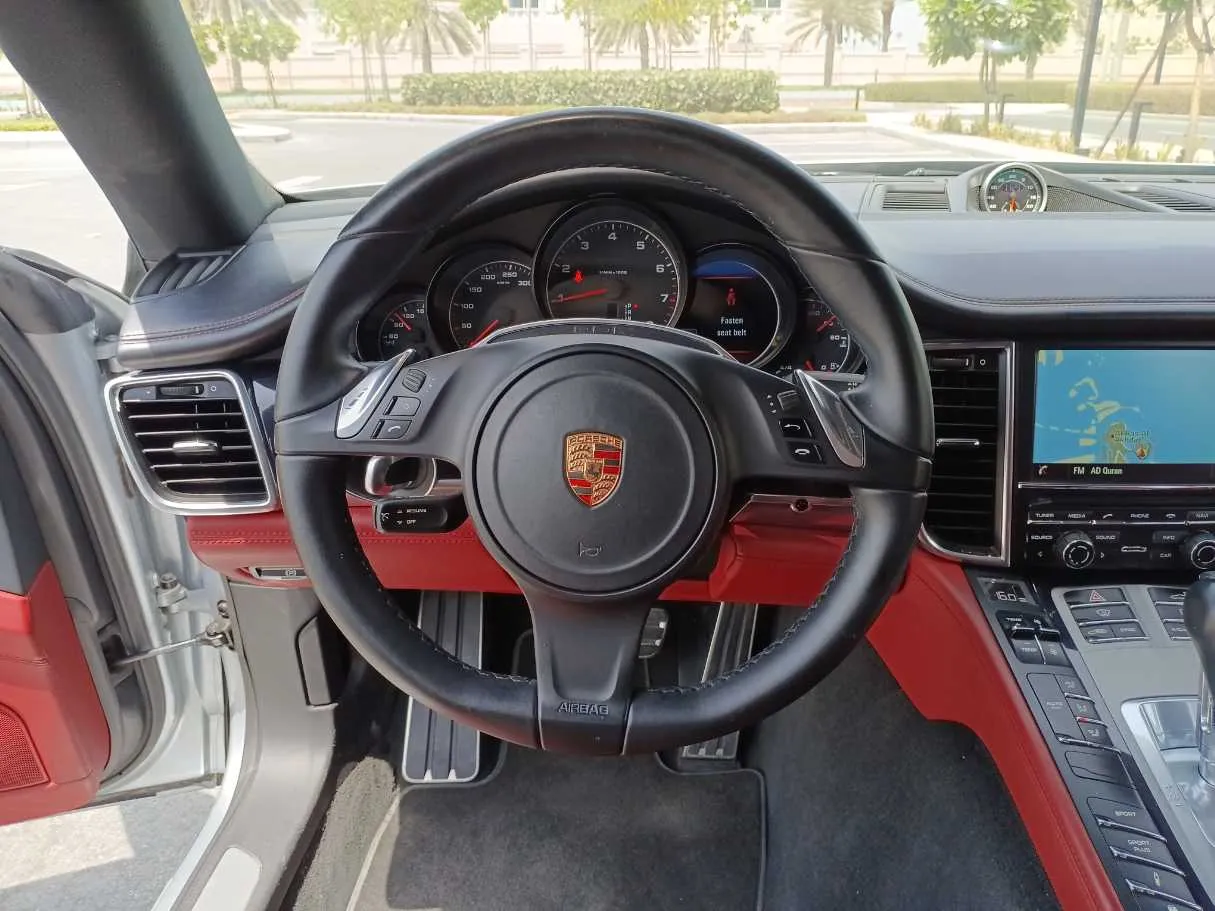 Car image 17