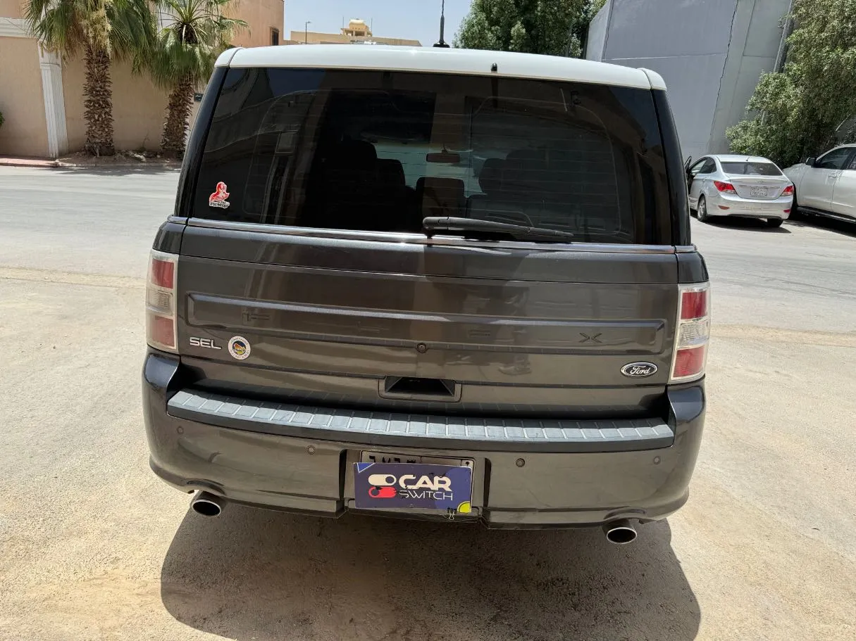 Car image 6