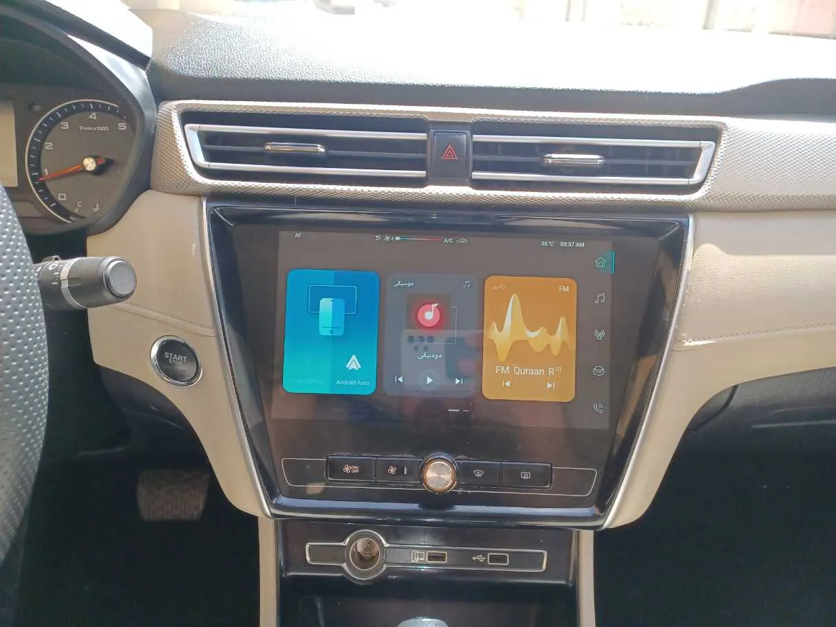 Car image 15
