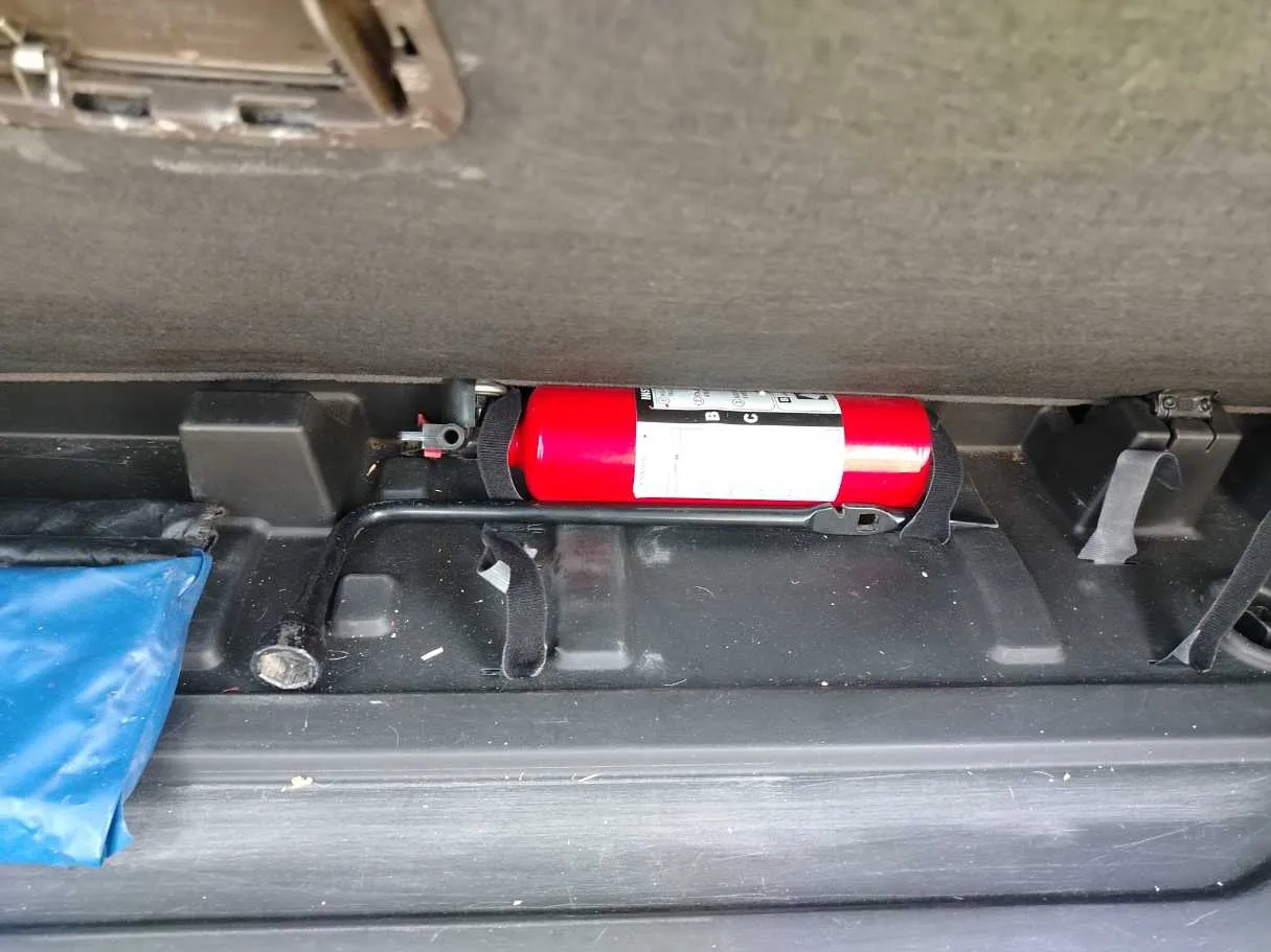 Car image 29