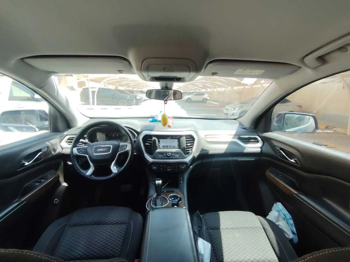 Car image 17