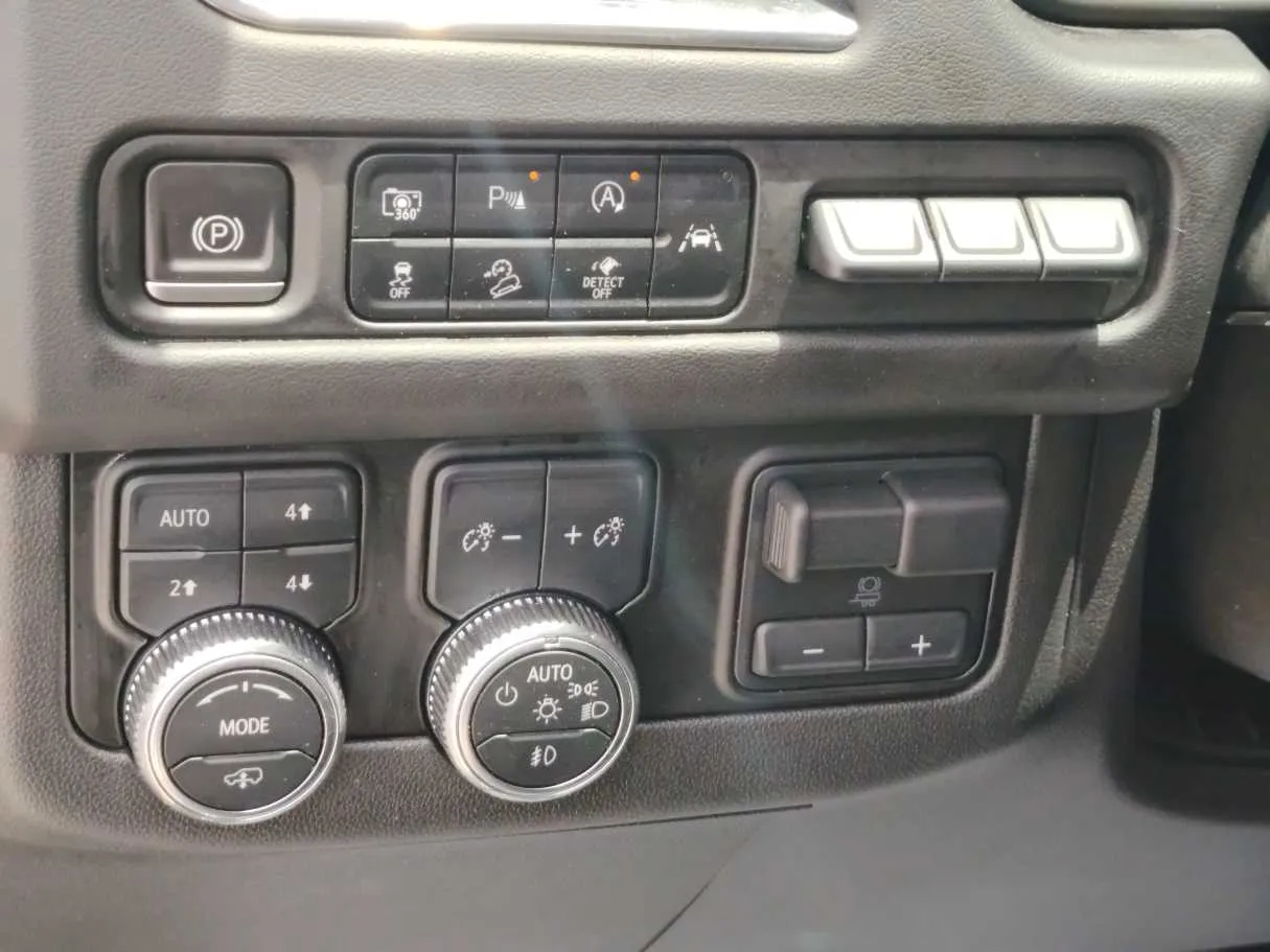 Car image 39