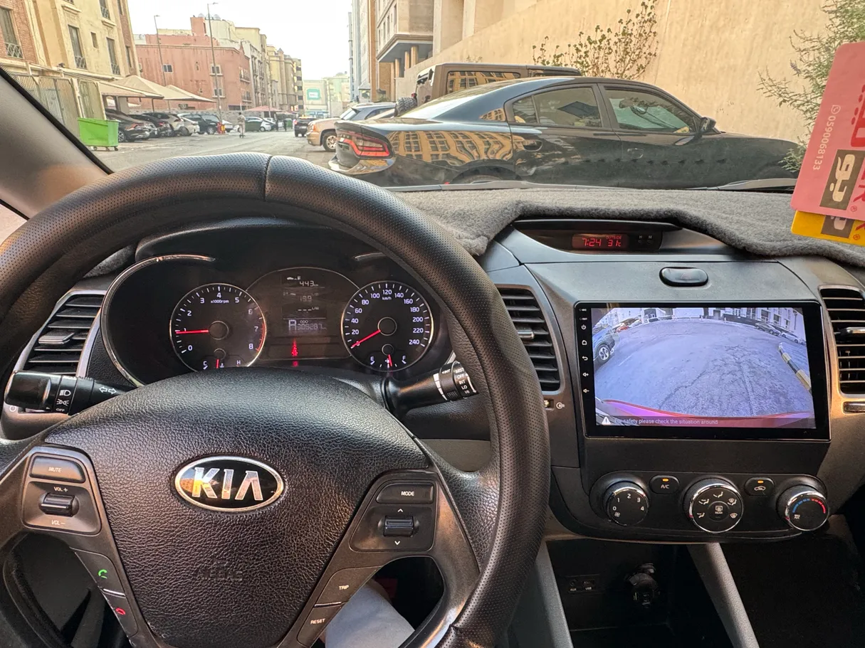 Car image 5
