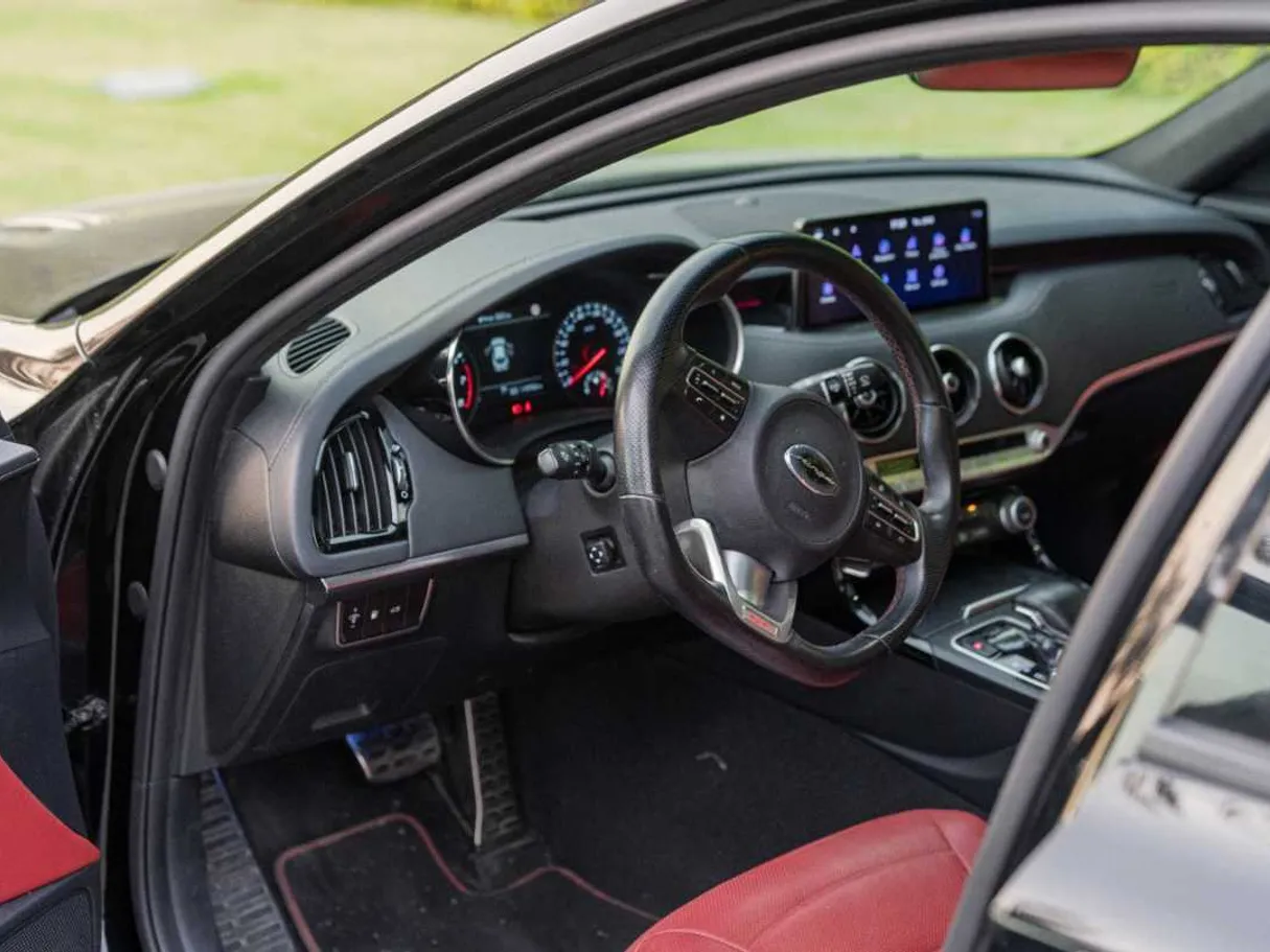 Car image 13