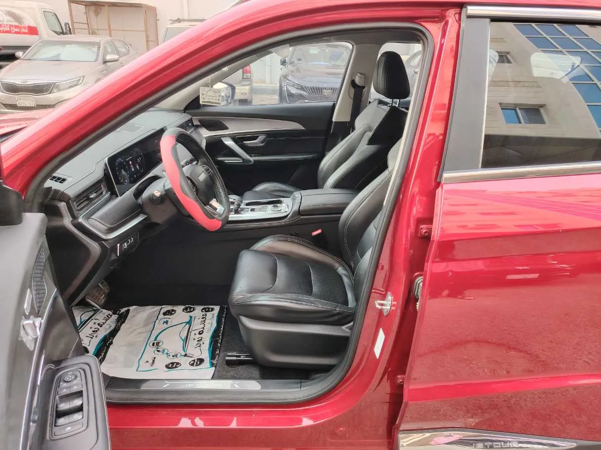 Car image 12