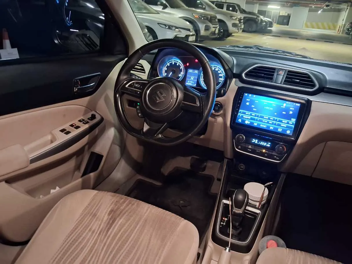 Car image 18