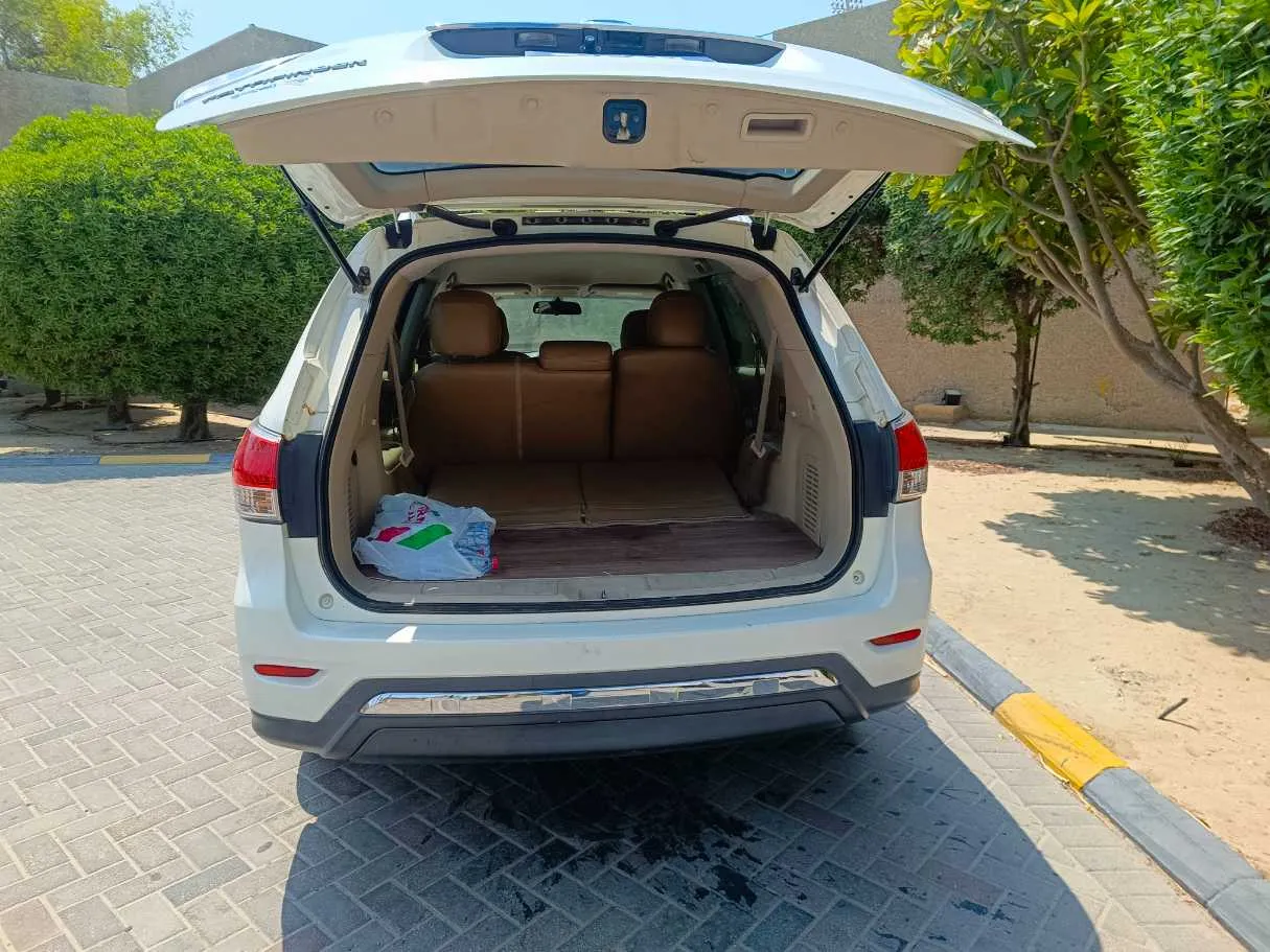 Car image 24