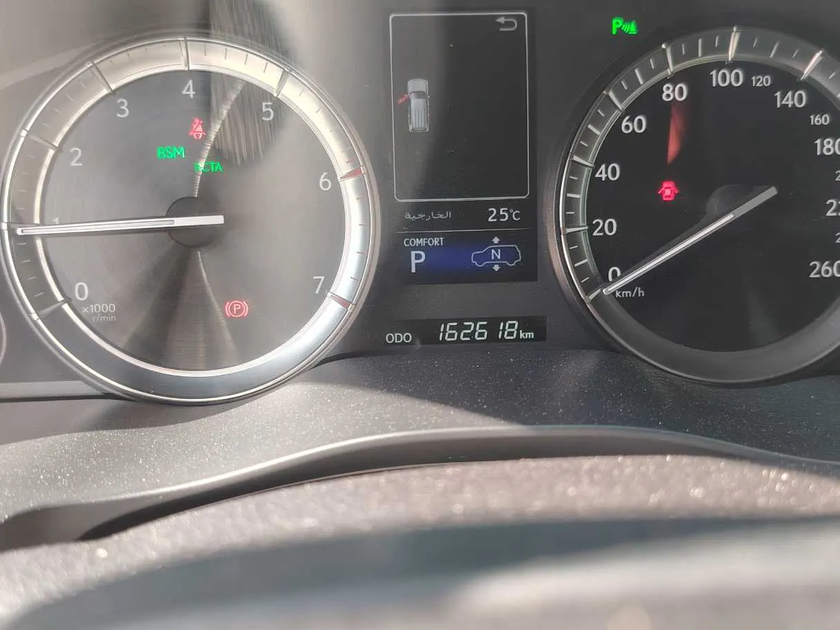 Car image 26
