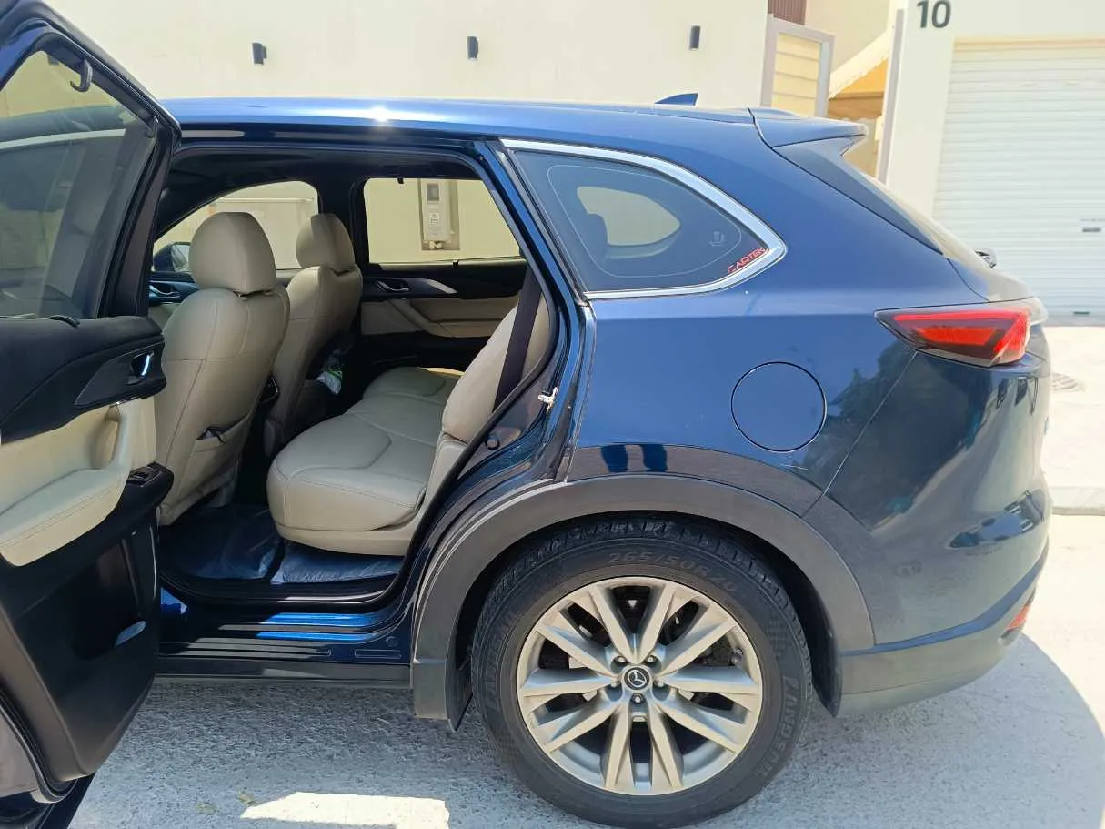 Car image 16