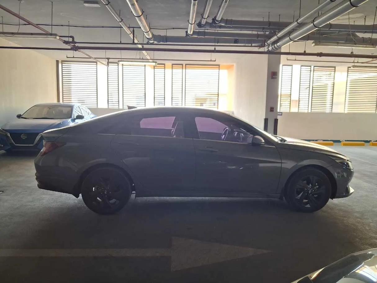 Car image 8