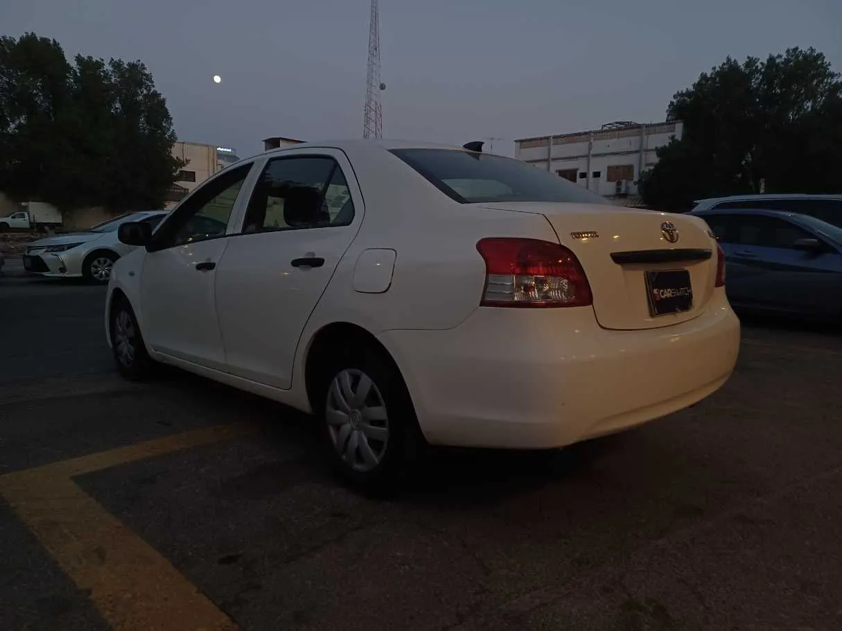 Car image 7