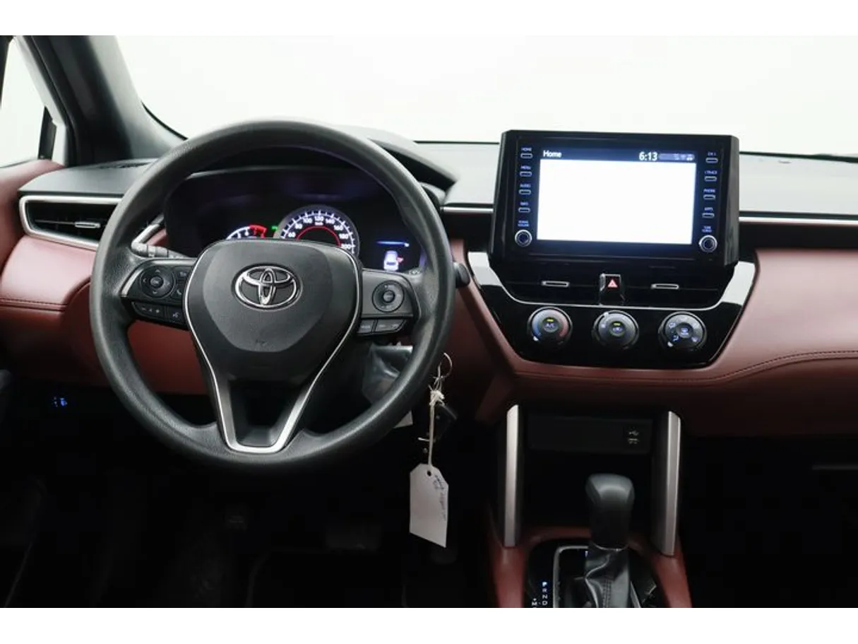 Car image 15