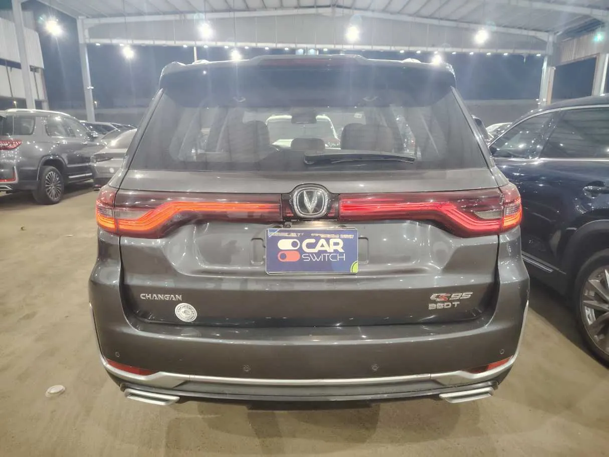 Car image 6