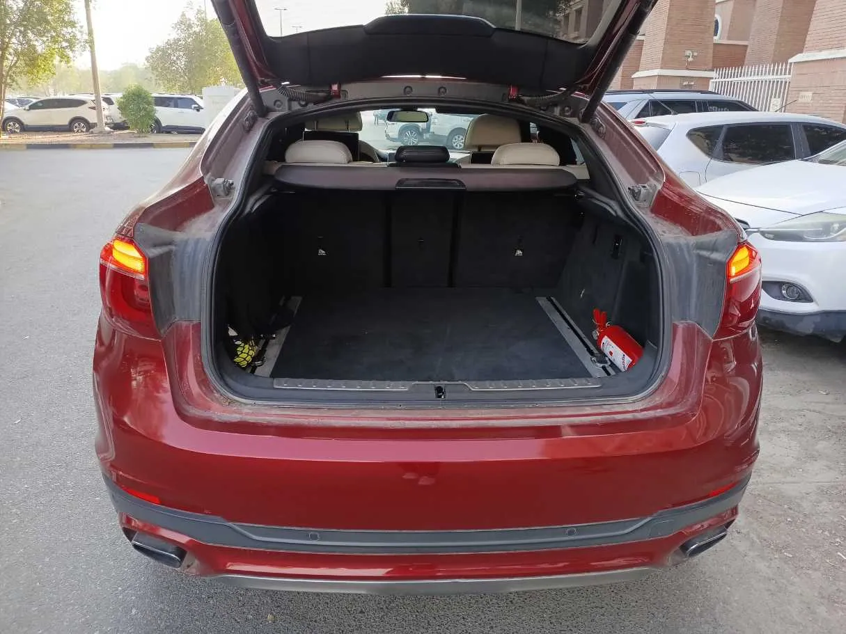 Car image 27