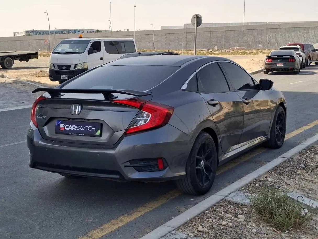 Car image 5