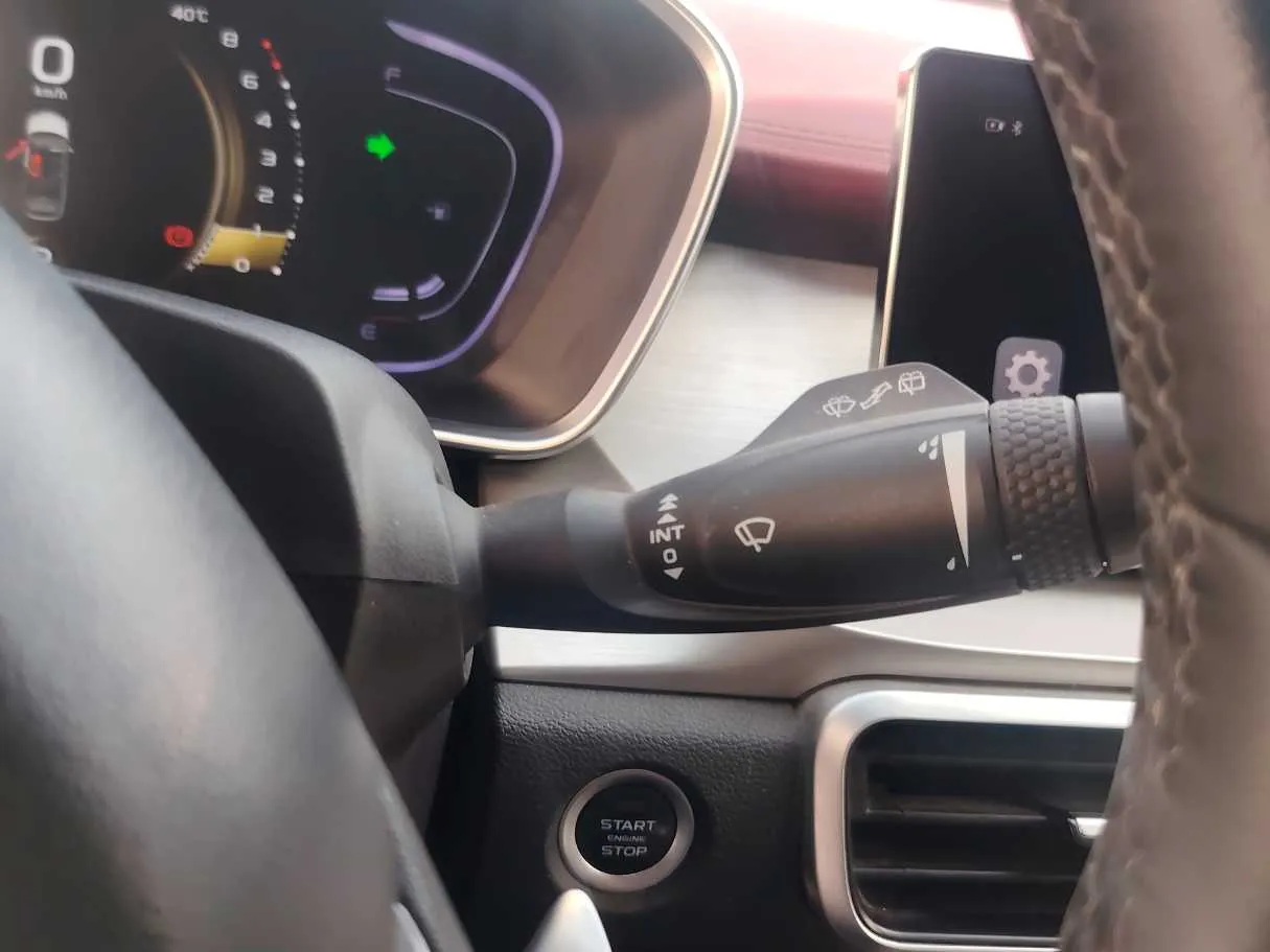 Car image 36