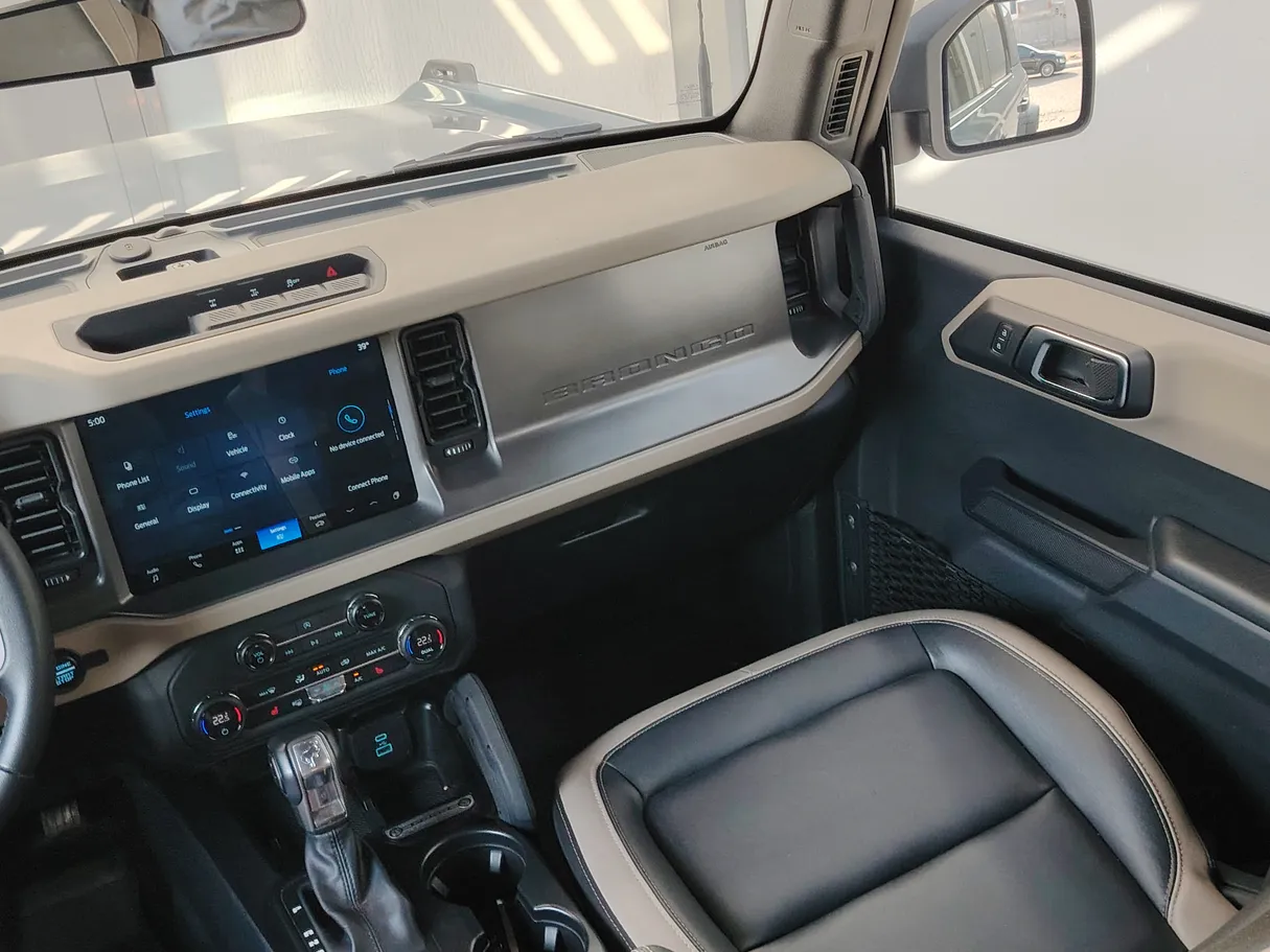 Car image 21