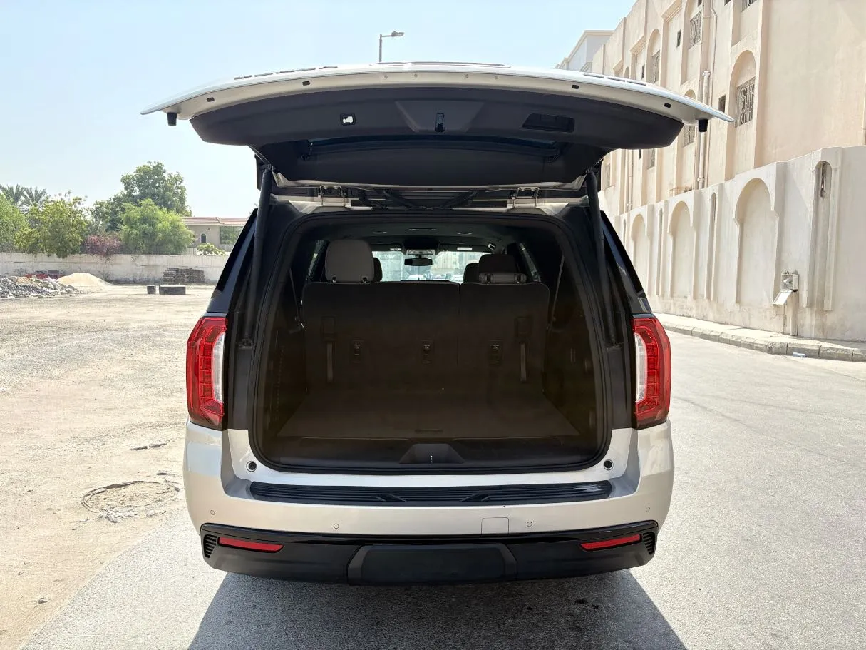 Car image 24