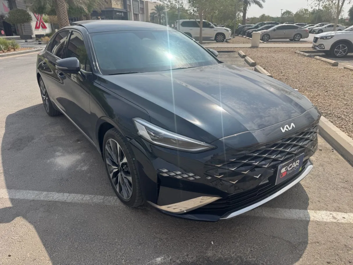 Car image 3