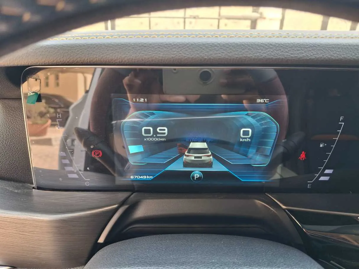 Car image 18